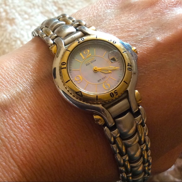 Citizen Eco Drive WR water resistant mother of pearl face ladies two tone watch